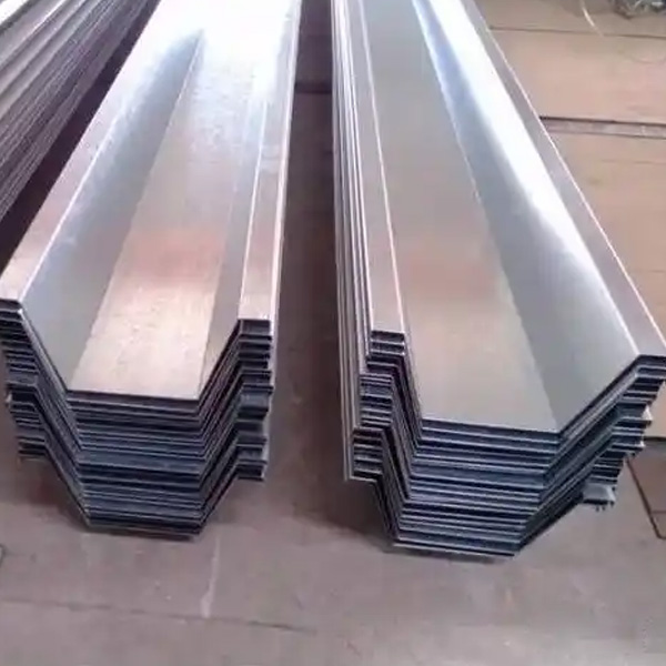 ���P����